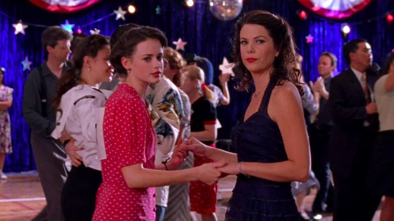 Lorelai and Rory dance at marathon 