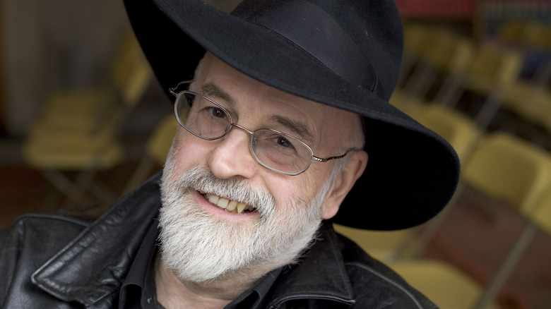 Terry Pratchett smiling at the annual "Sunday Times Oxford Literary Festival" (2005)