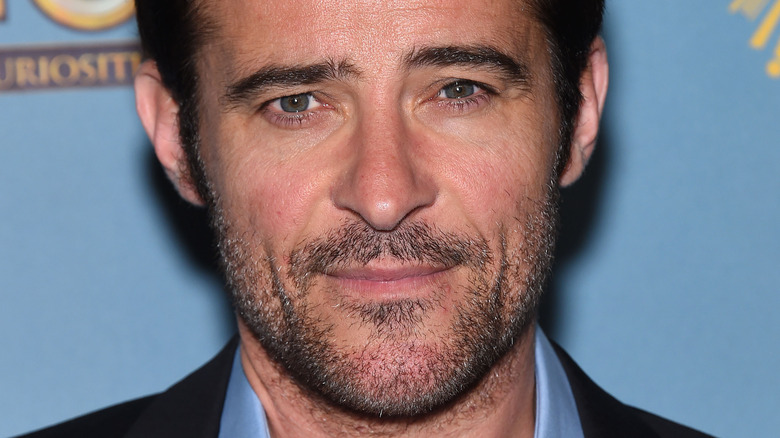 Goran Visnjic posing on red carpet