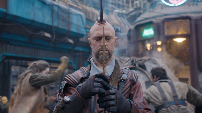 Kraglin with Yondu's arrow