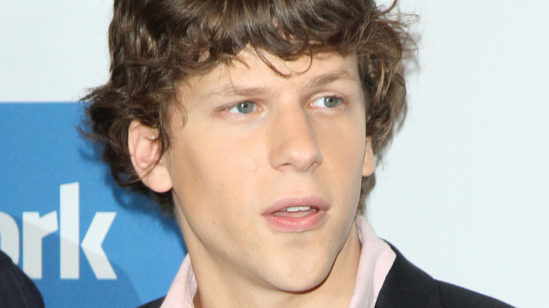 Jesse Eisenberg surveying an opponent