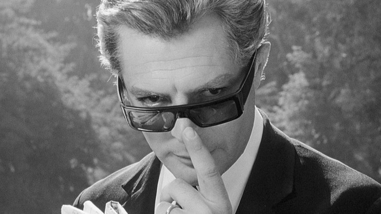 Guido studies the scene