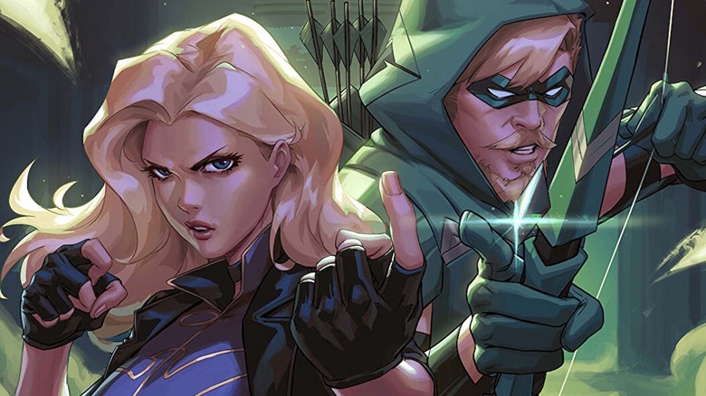 Green Arrow and Black Canary posing