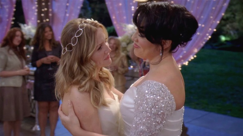 Callie and Arizona dance at their wedding