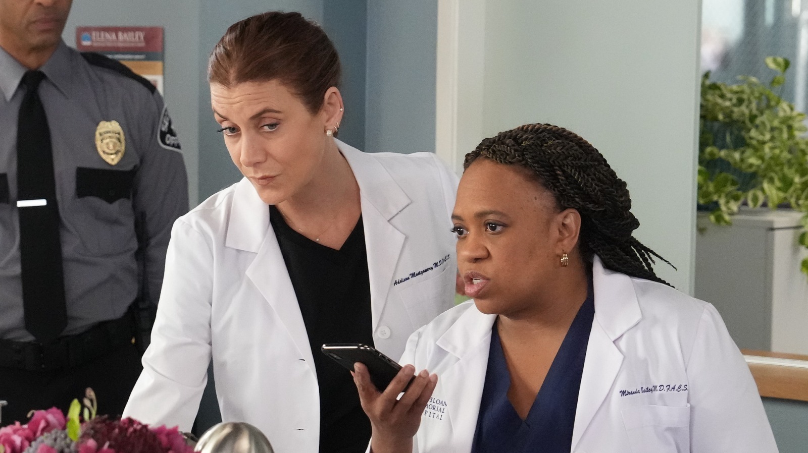 Grey's Anatomy Scrubs For Season 19 Were Changed To Black For A