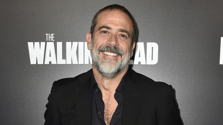 Jeffrey Dean Morgan poses at an event