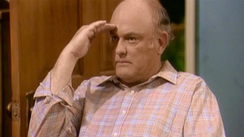 Gordon Jump as Eddie