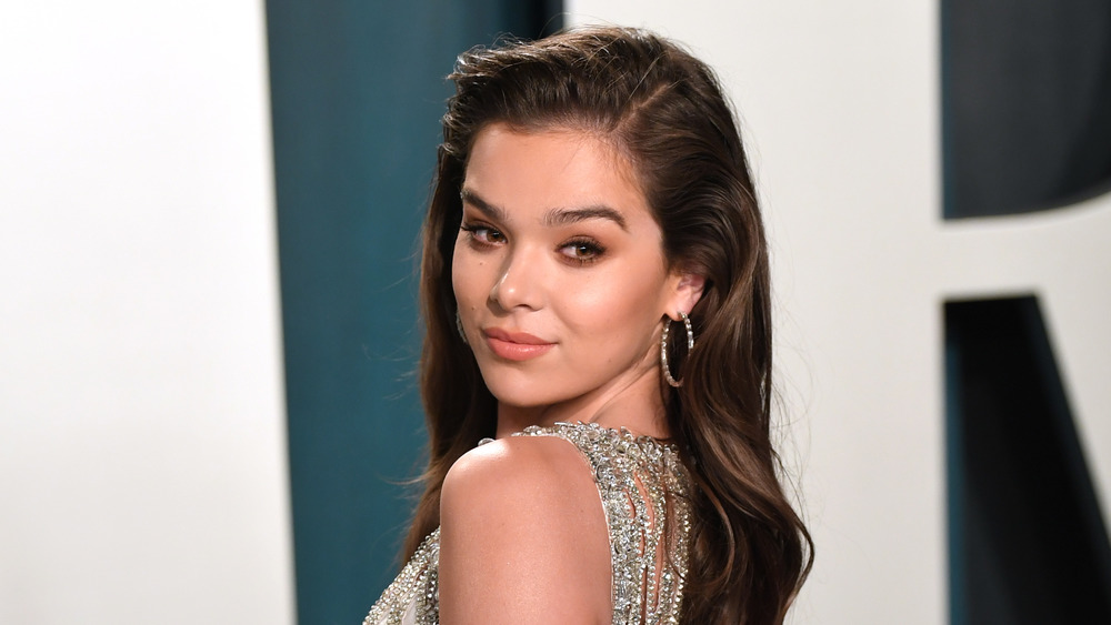 Hailee Steinfeld red carpet