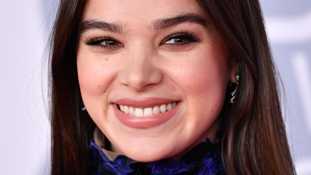 Hailee Steinfeld smiling