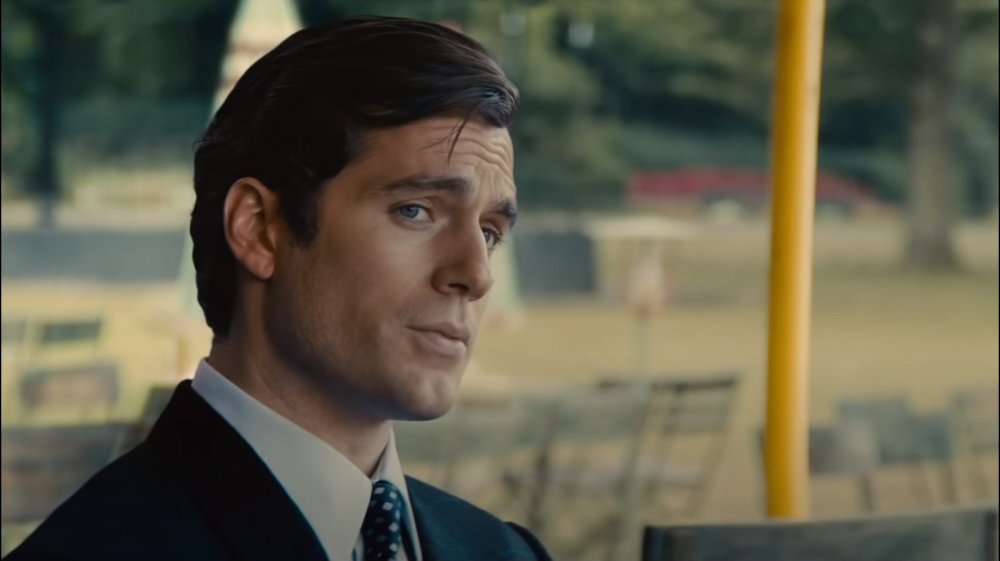 Henry Cavill in The Man from U.N.C.L.E. looking like James Bond