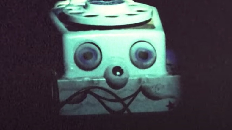 Toy telephone looking creepy in Skinamarink