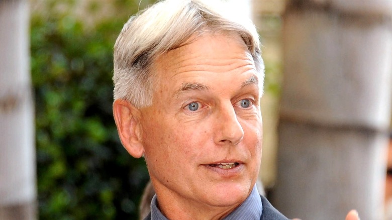 Mark Harmon speaking at event