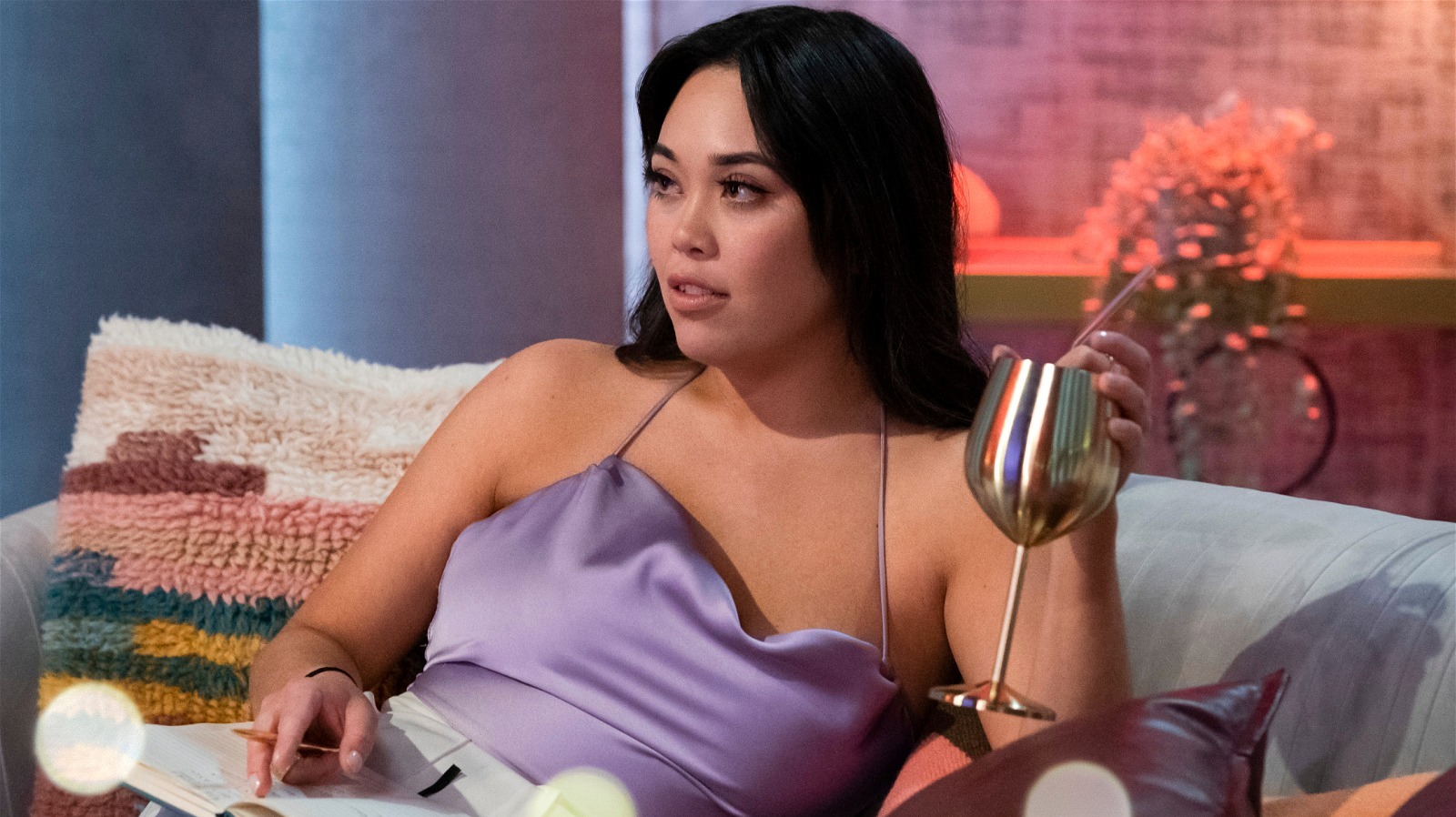 Here's Why Love Is Blind Uses Gold Wine Glasses