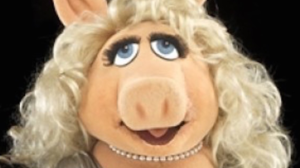 Miss Piggy in pearls