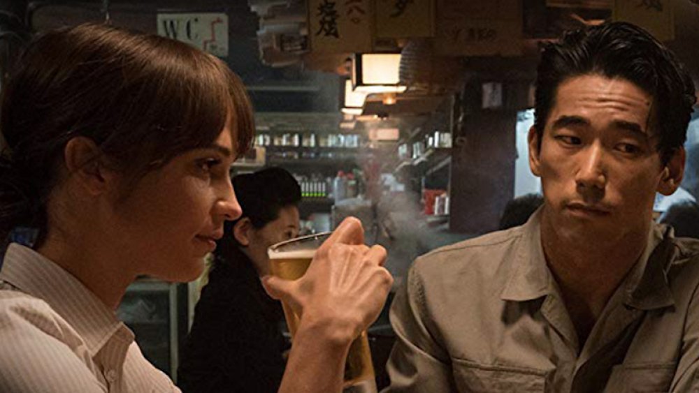 Naomi Kobayashi and Alicia Vikander in Earthquake Bird