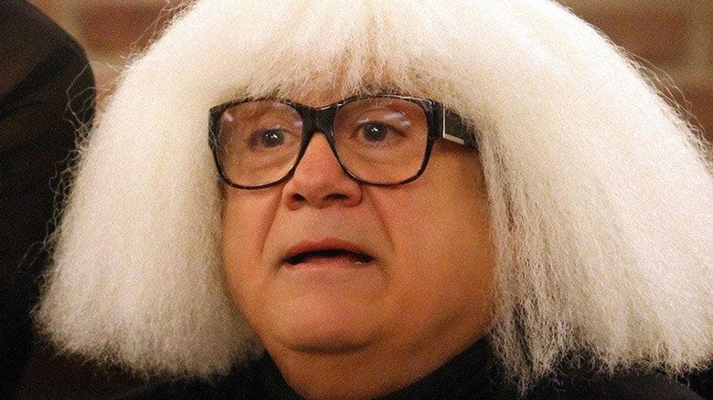 Frank Reynolds in a wig 