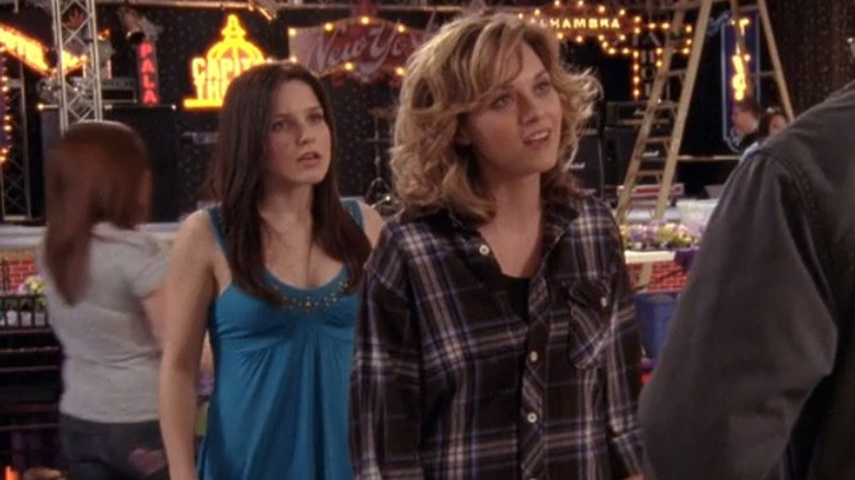 Brooke Davis looking angry and Peyton Sawyer looking smug
