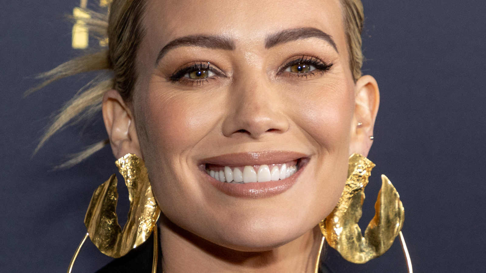 Hilary Duff Thinks How I Met Your Father's Laugh Track Is An Asset