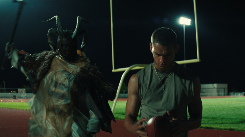 Cameron Cade beeing creeped up on by a mystery assailant