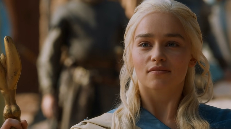  Daenerys Targaryen somrient
