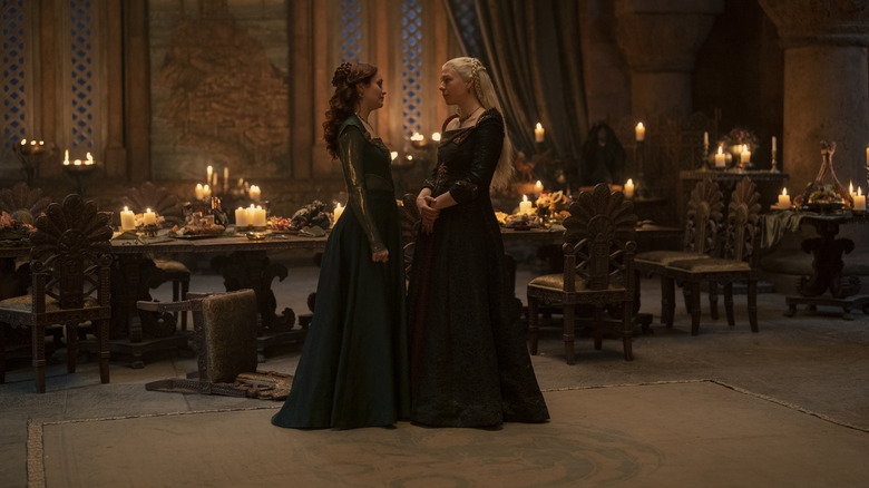 Alicent Rhaenyra friendly interaction