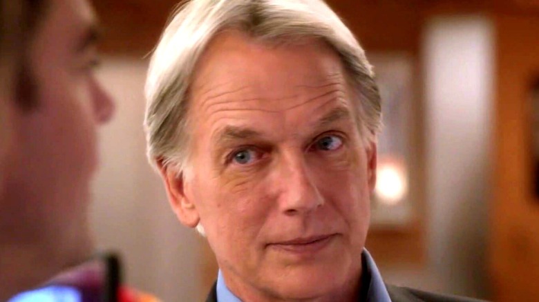 Gibbs gives DiNozzo a knowing look