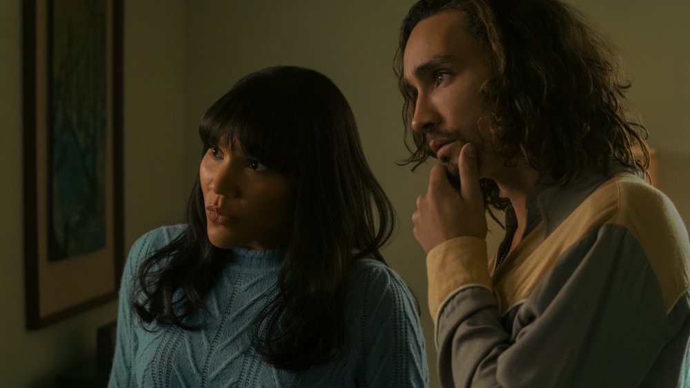 Emmy Raver-Lampman and Robert Sheehan on The Umbrella Academy