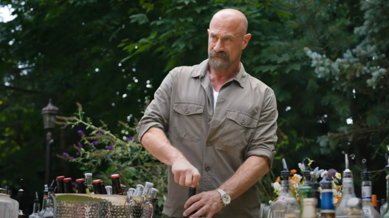 Elliot Stabler makes some alcoholic beverages