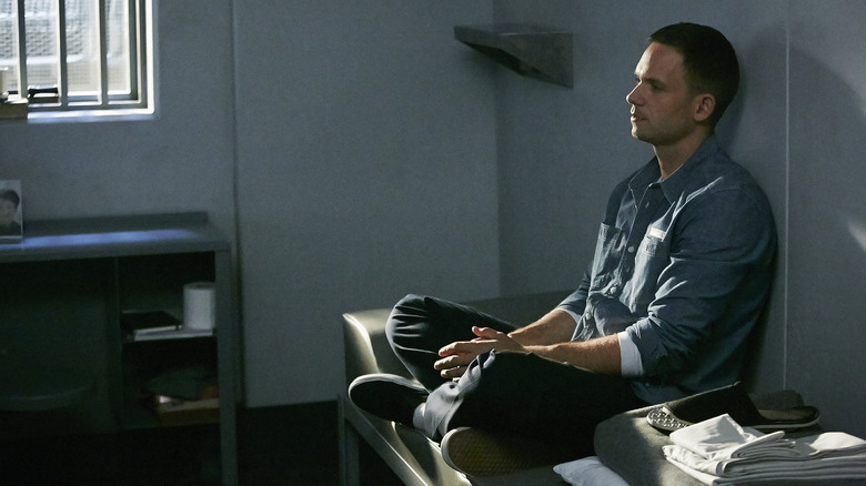 Mike in prison in "Suits"