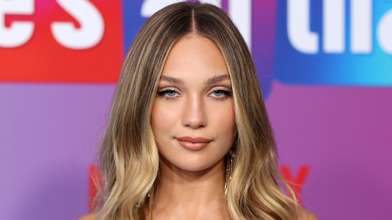 Maddie Ziegler posing at event