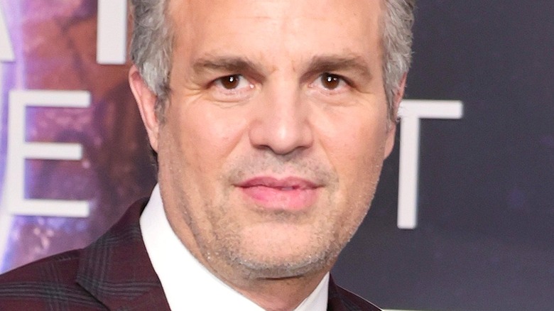 Mark Ruffalo posing