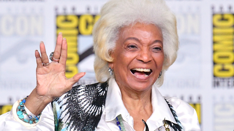 Nichelle Nichols giving Vulcan salute