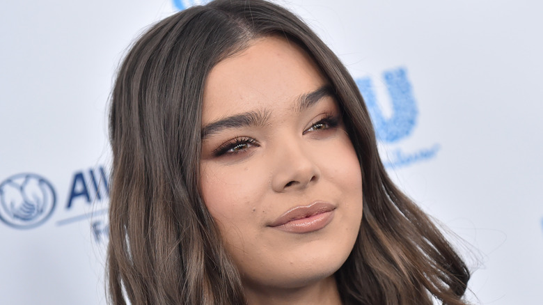 Hailee Steinfeld smirking