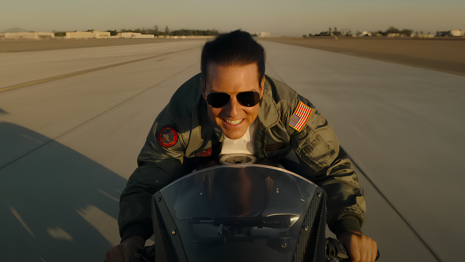 How Old Was Tom Cruise In 1986&rsquo;s Top Gun Compared To Its Sequel Maverick?