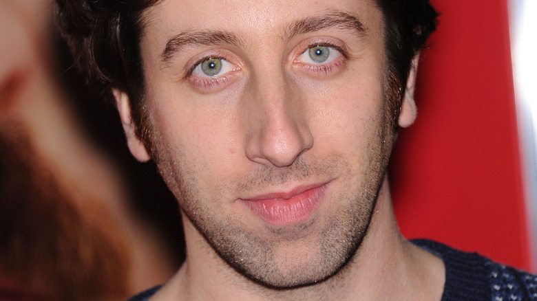 Simon Helberg smiling