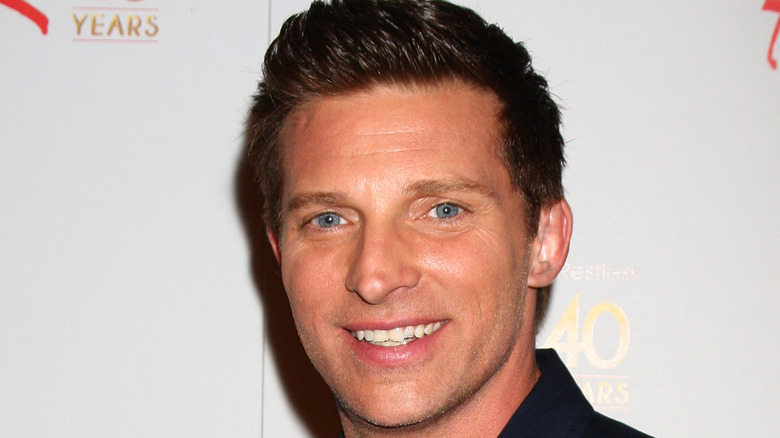 Steve Burton looking at camera on red carpet