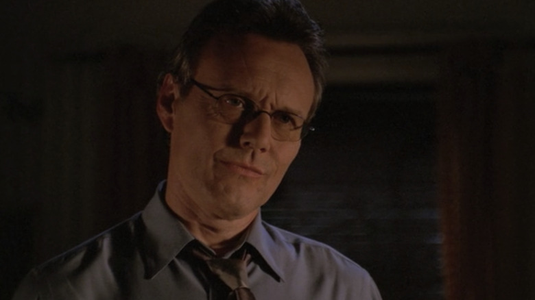 Rupert Giles consolant a Buffy Summers