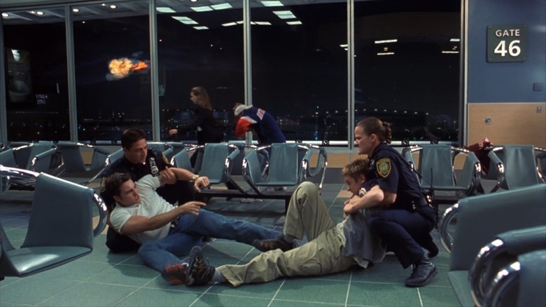 The plane blows up outside the airport in "Final Destination" (2000)