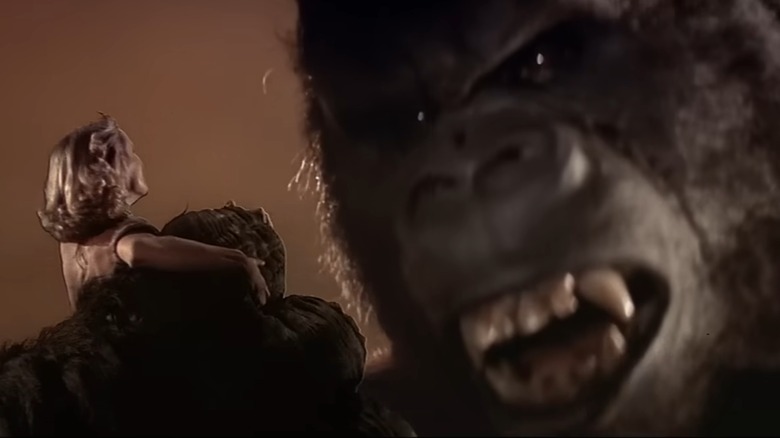 Kong lifting Dwan in "King Kong" (1976)