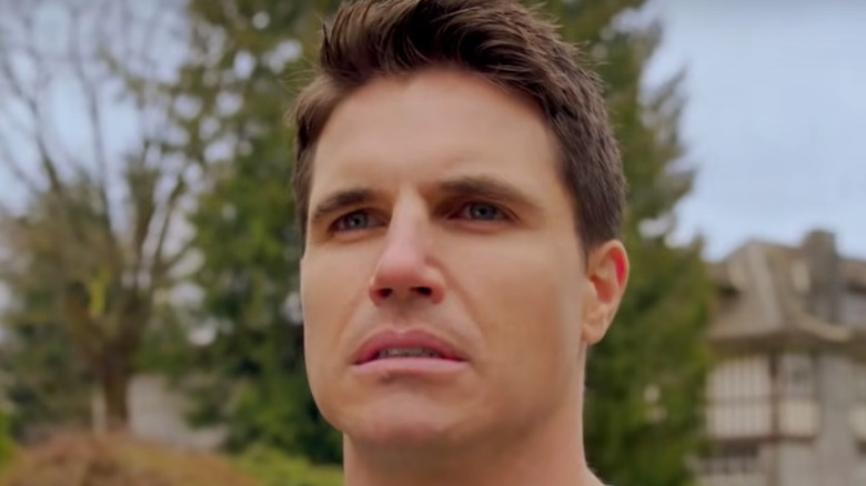 Robbie Amell in Upload