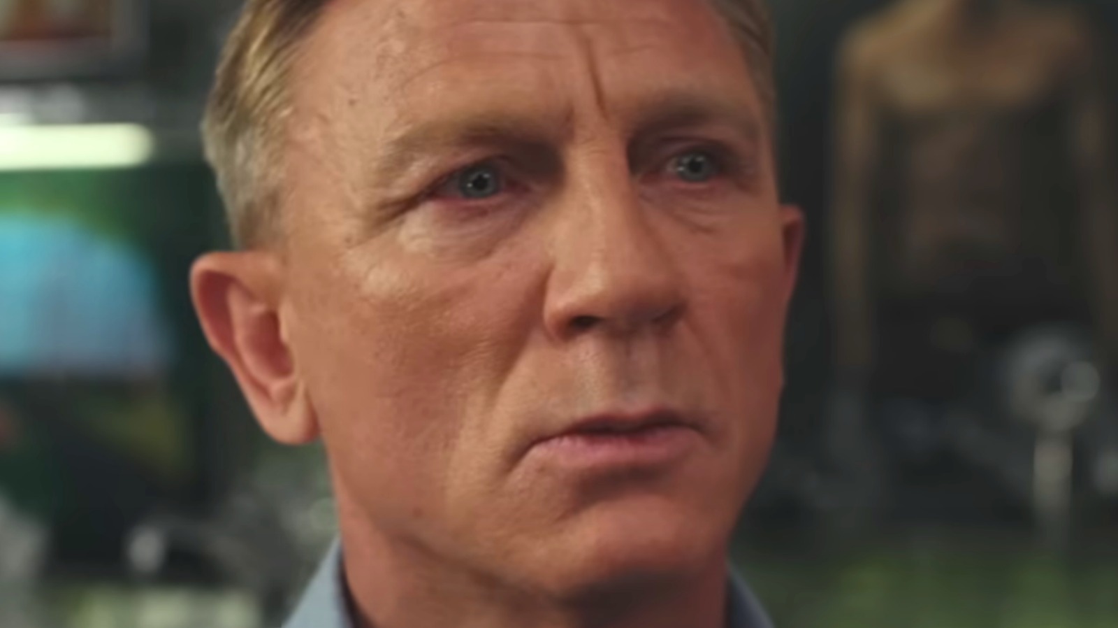 How You Can See Glass Onion A Knives Out Mystery In Theaters Before It