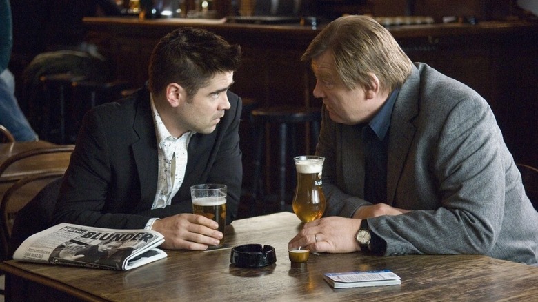 Colin Farrell and Brendan Gleeson sharing a pint