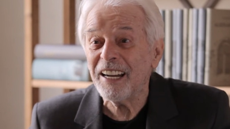 Jodorowsky talking to the camera