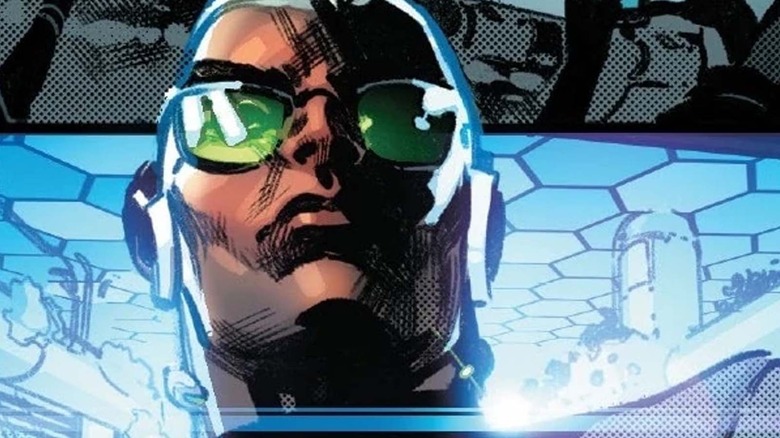 Feilong looking with sunglasses on