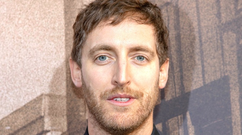 Thomas Middleditch smirking