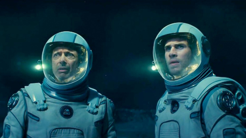 Jeff Goldblum and Liam Hemsworth in Independence Day: Resurgence