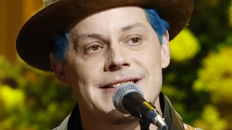 Jack White sings in hat