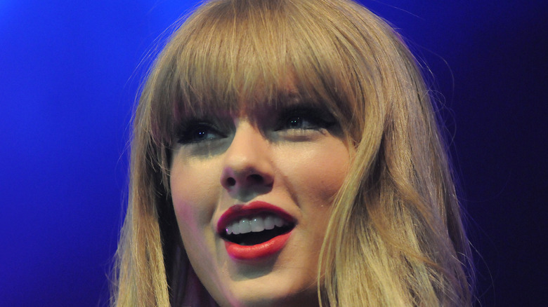 Taylor Sift smiling