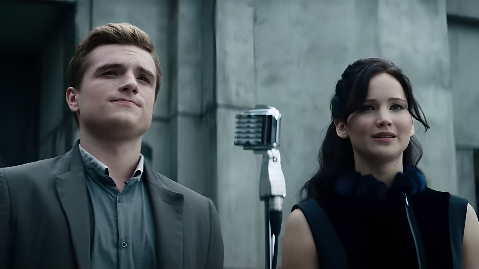 Jennifer Lawrence \u0026 Josh Hutcherson's Hunger Games Kiss Was A Mess, image size:1600x899