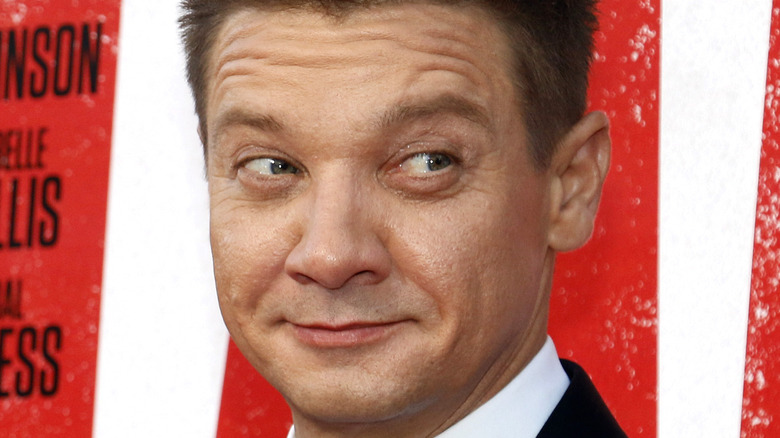 Jeremy Renner looking to the side
